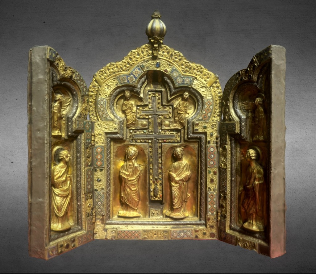 Reliquary triptych of the Holy Cross preview image 1
